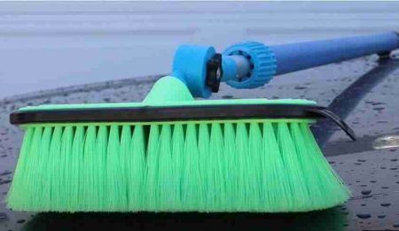 Flow-thru wash brush Flow-thru wash brush